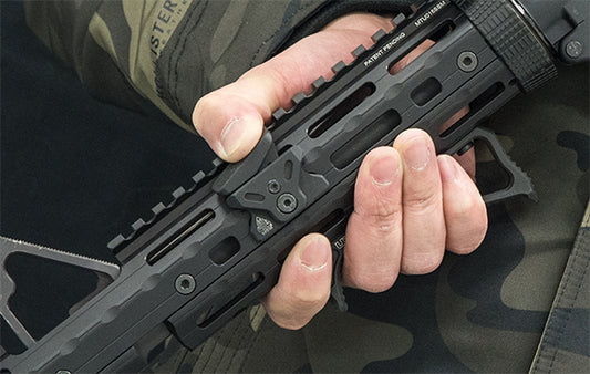 Leapers UTG - Pro Ultra Slim Angled Foregrip - Airsoft MT-AFGM01B